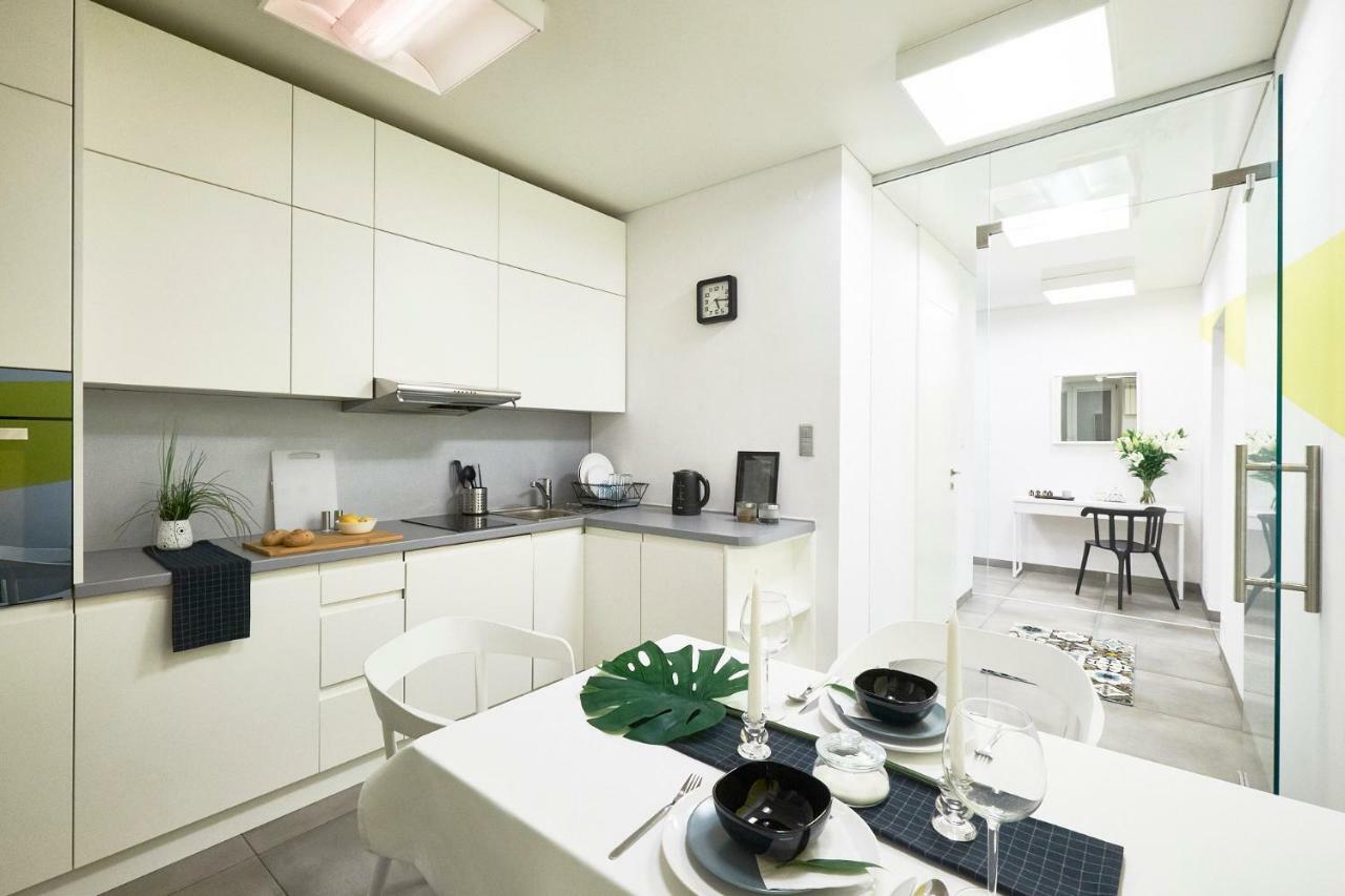 Xavier Boutique Apartment Варшава Экстерьер фото